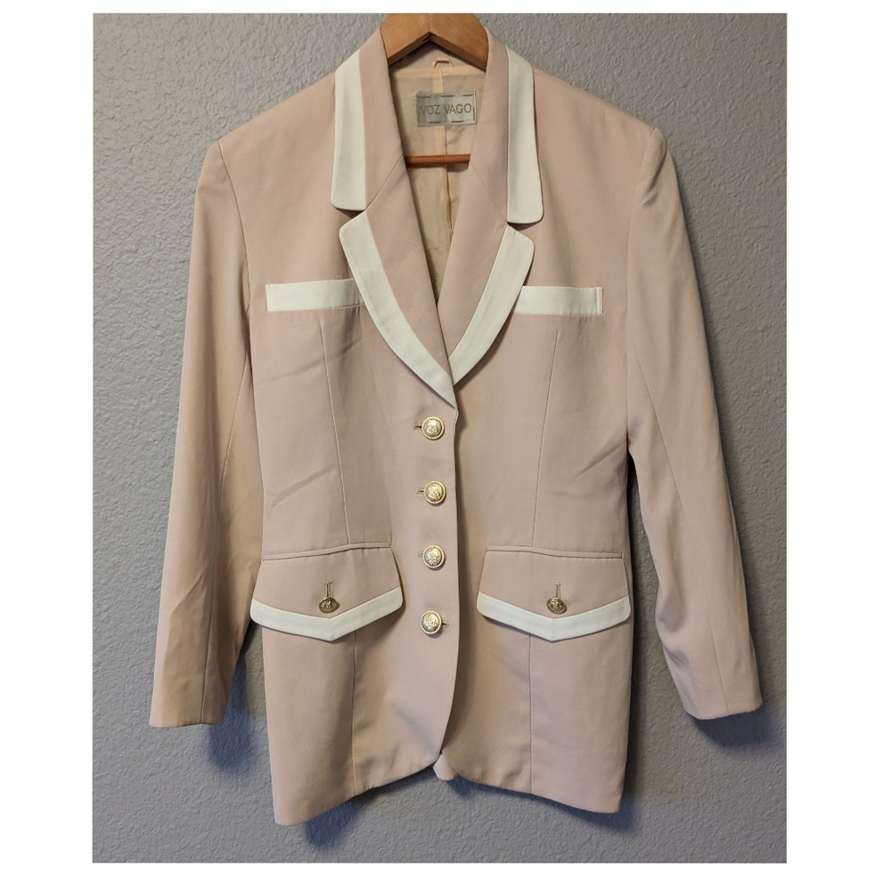 💥SALE💥 Vintage Voz Vago Elegant Beige Blazer with White Accents - Picture 3 of 10
